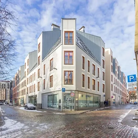 Spacious Old In A Modern Building Riga